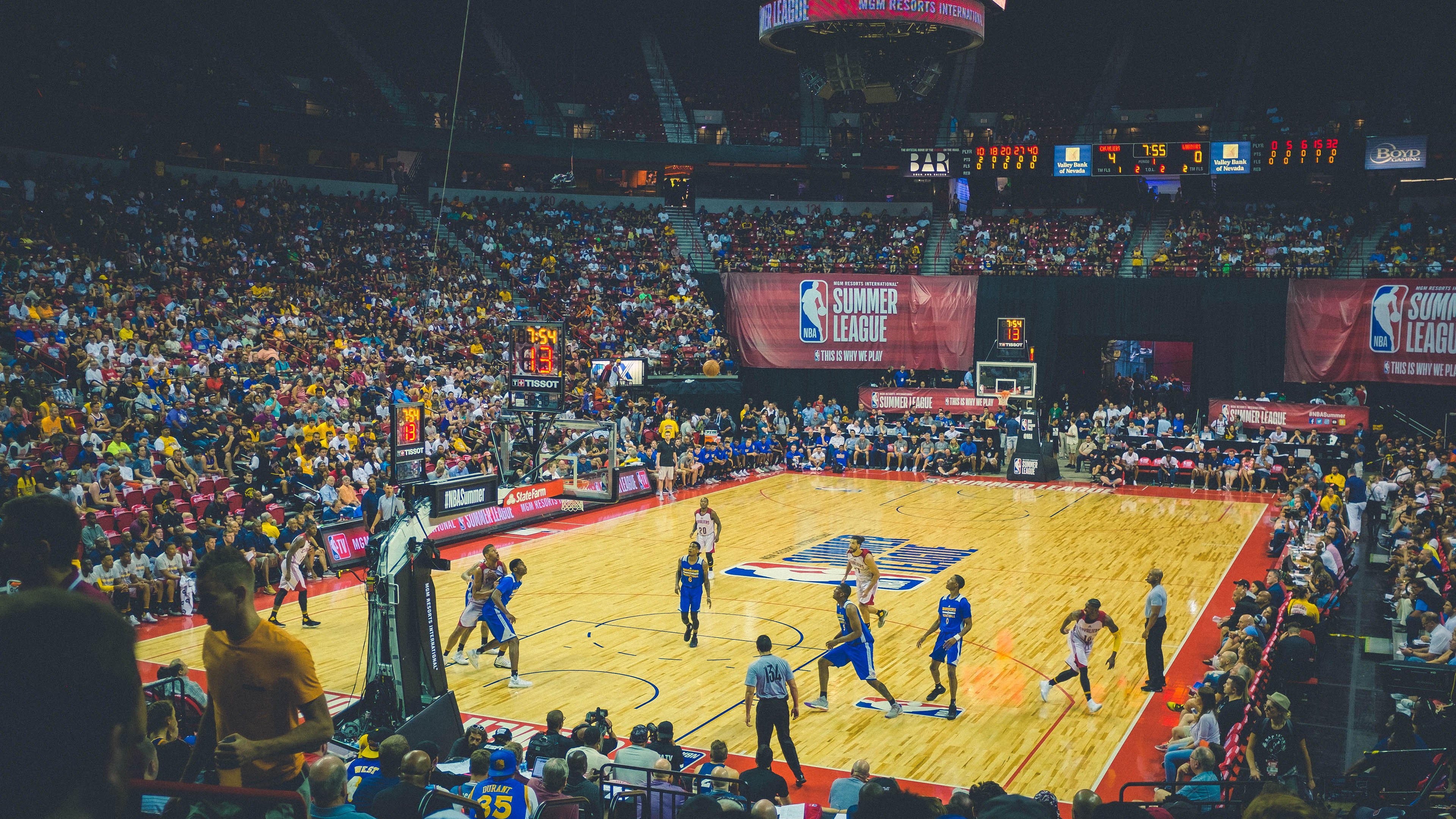 开云体育官方-110-102！火箭4连胜，杜兰特不及格，阿门新高，状元下半场0分，火箭职业生涯打过几次147